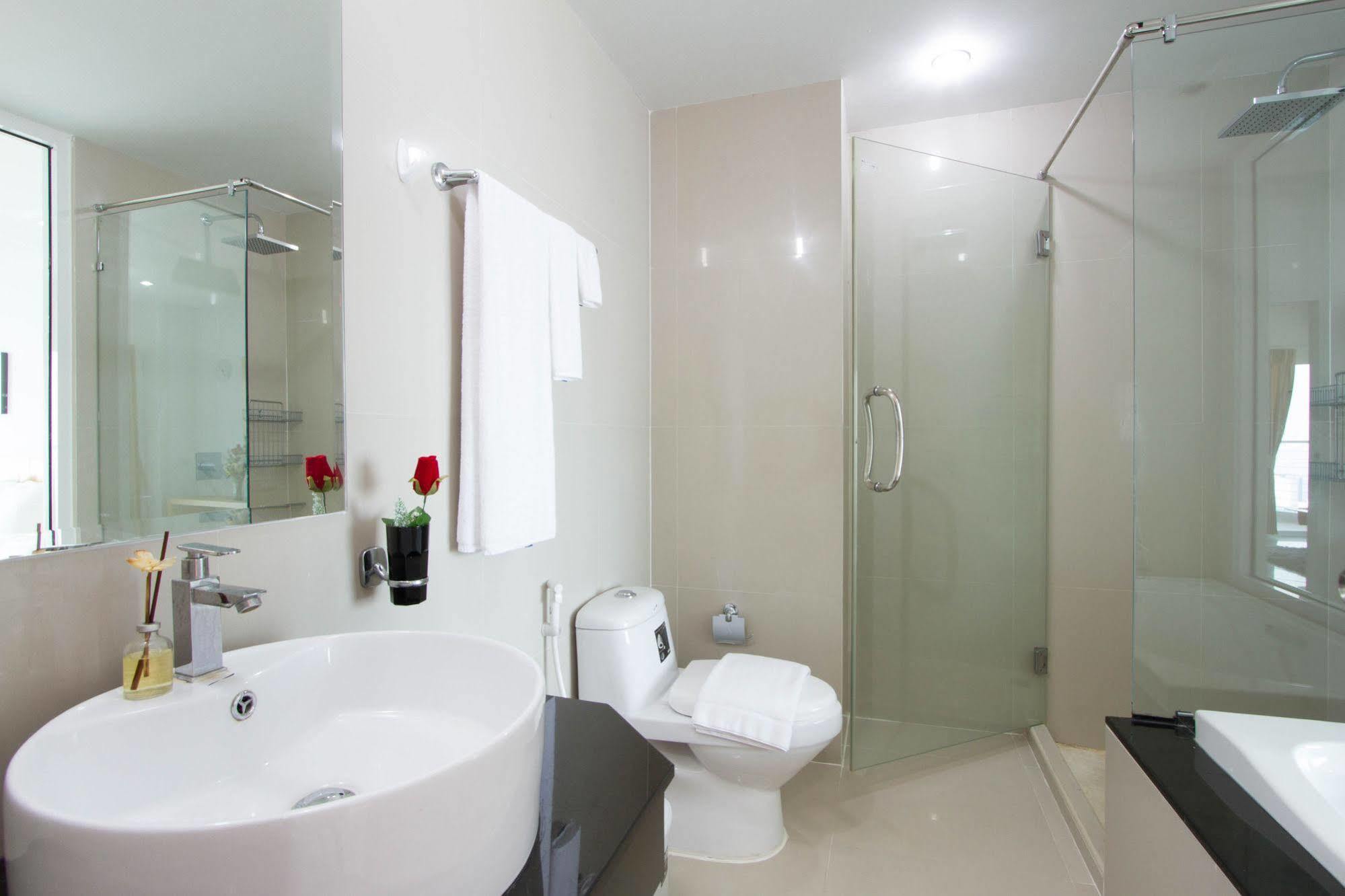 Appartamento Ariva Royal Hill Pattaya Esterno foto