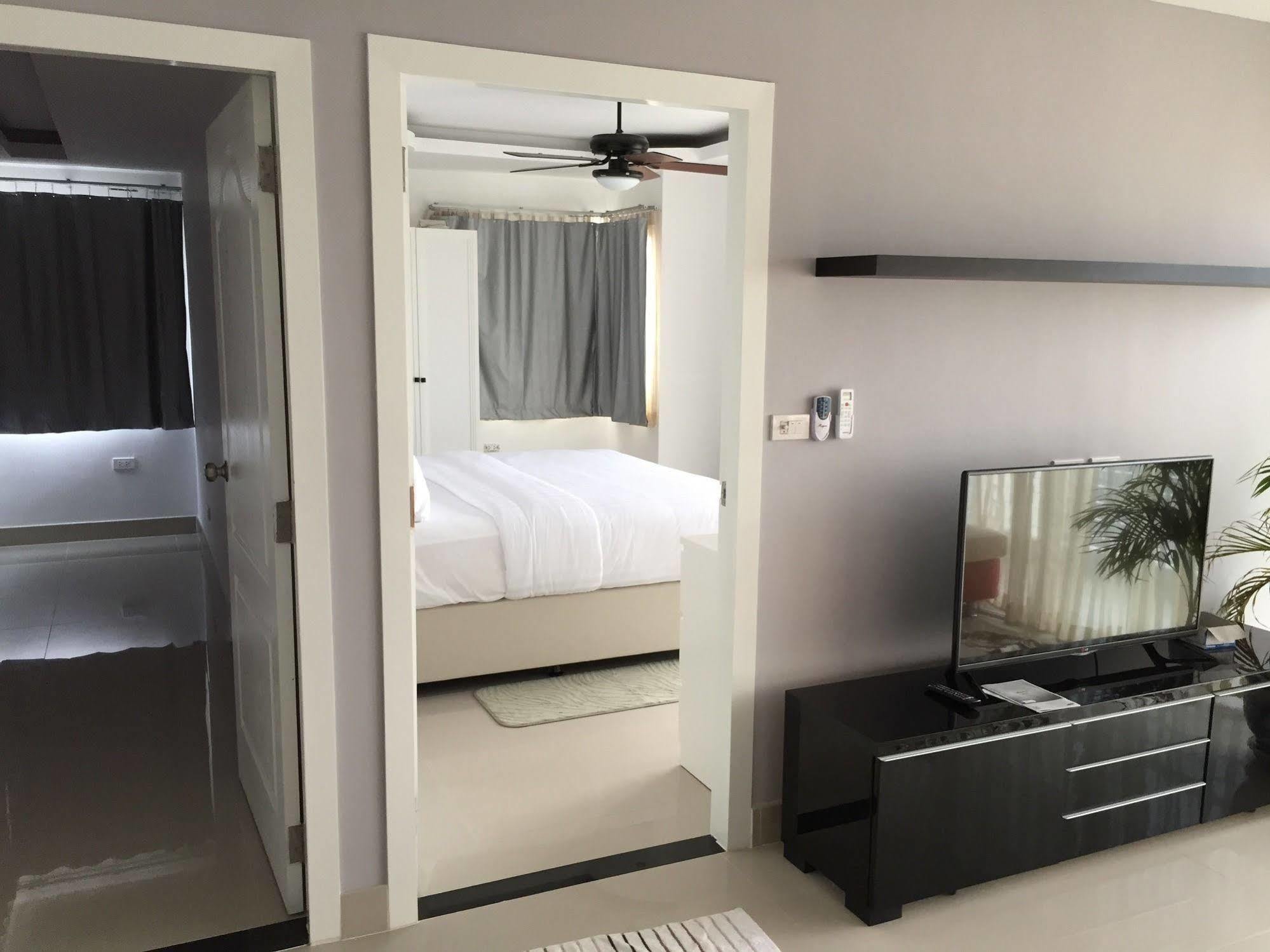 Appartamento Ariva Royal Hill Pattaya Esterno foto